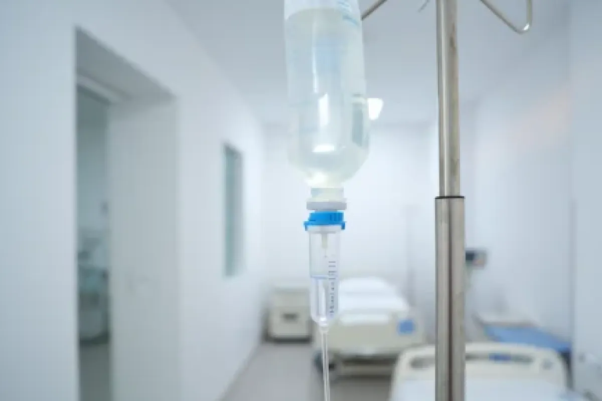 Медицинская капельница в клинике